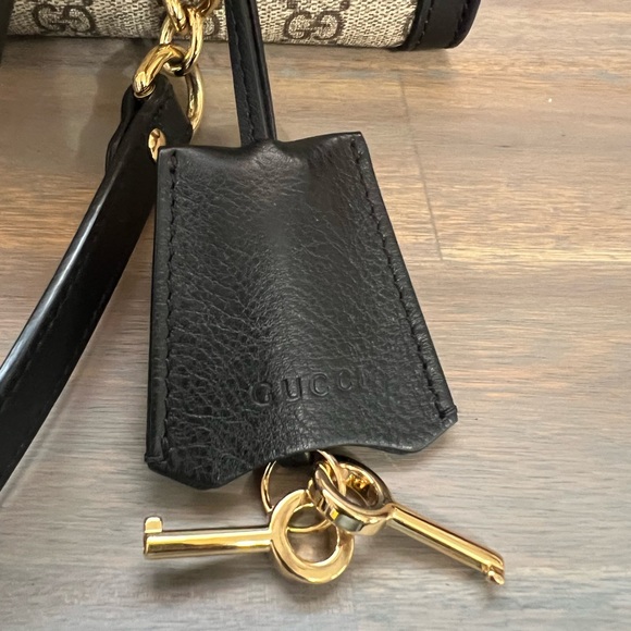 Gucci Padlock small GG shoulder bag - Picture 4 of 16